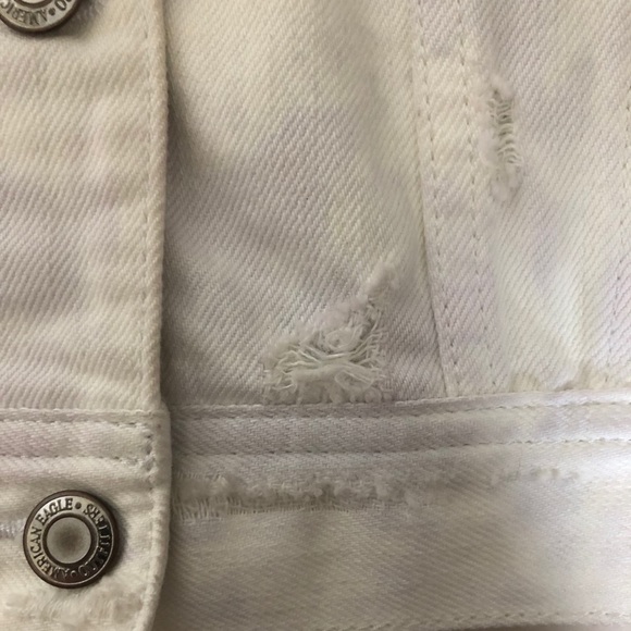 American Eagle Distressed Denim Jacket - Picture 4 of 4